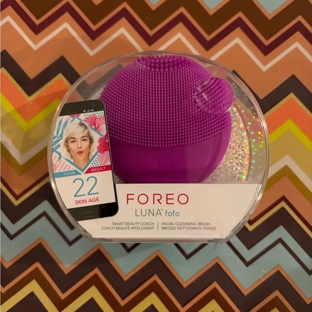 NWT Foreo Luna fofo smart facial cleansing brush